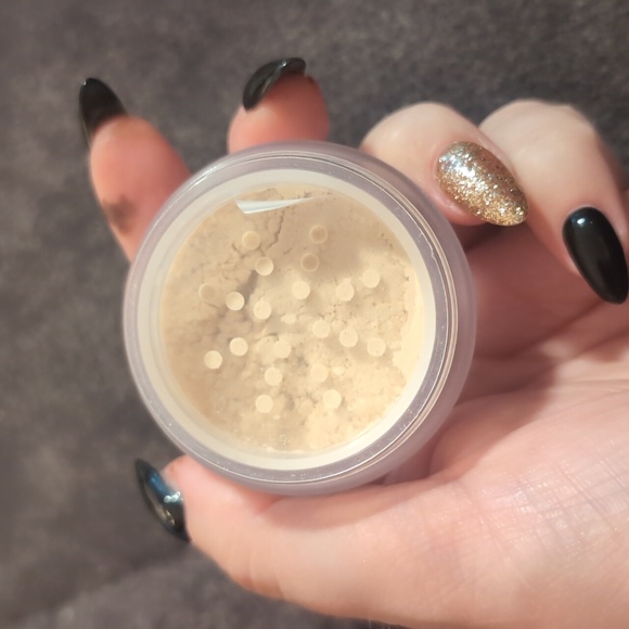 One/Size Translucent Ultimate Setting Powder - Picture 7 of 8
